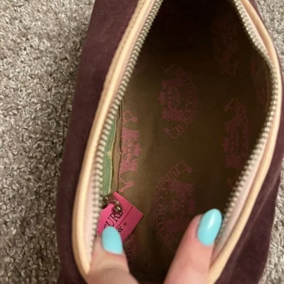 SOLD ๐ซ Juicy Couture: Maroon Barrel Bag - Picture 4 of 6